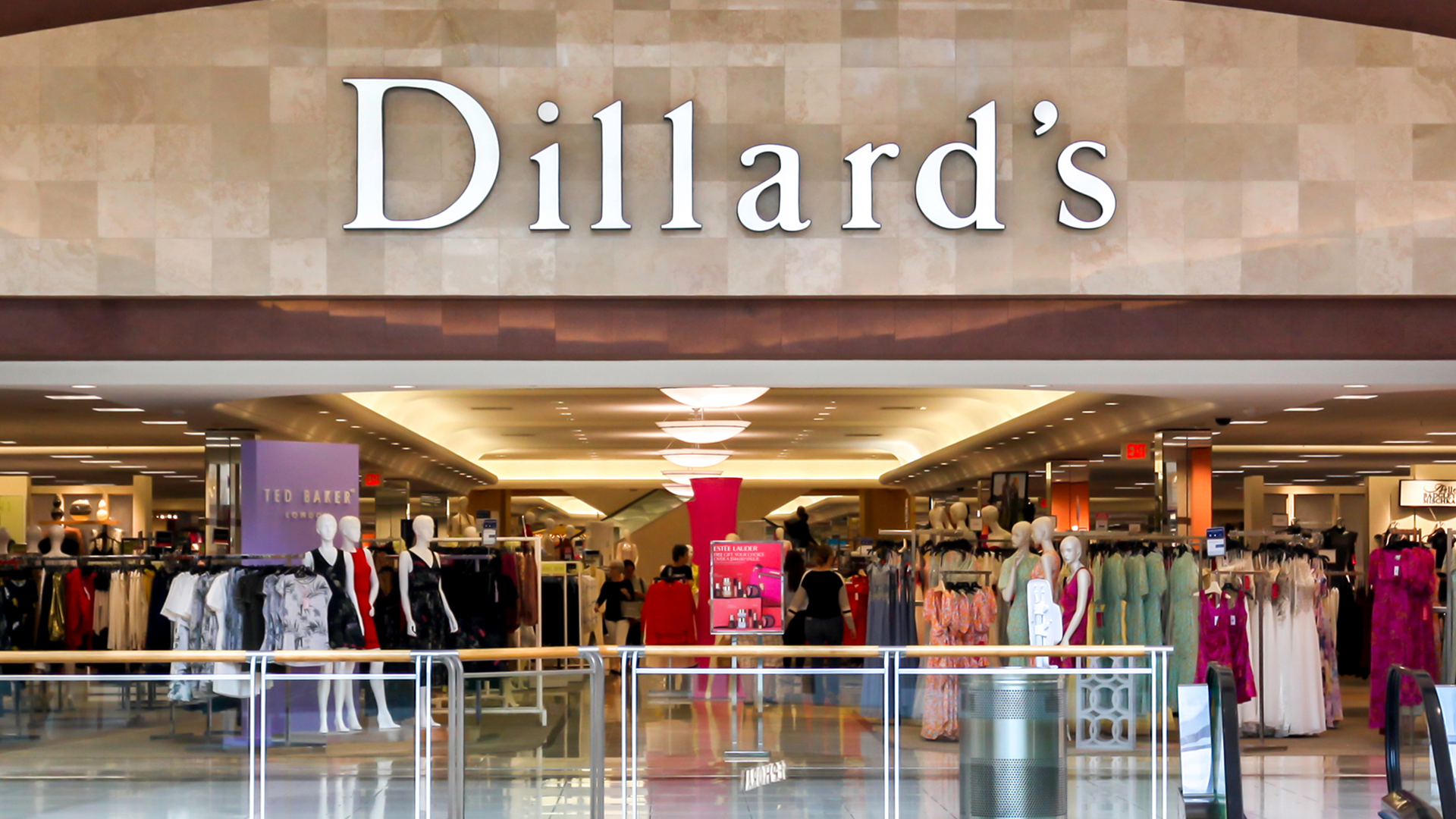 How Dillards Utilises V1CE To Manage Their Mammoth 700+  Associate Workforce.